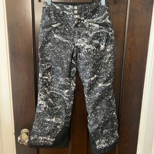 Kids Spyder Ski Pants Size 8, excellent condition. Super cute and stylish.